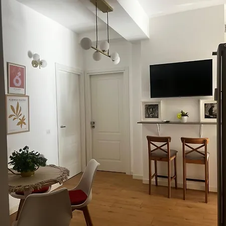 アパート Romanamente