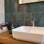 Romanamente Apartment *